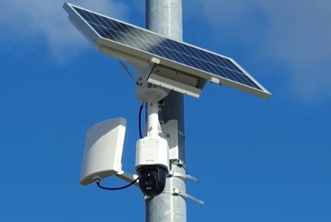 Videoüberwachung an einem Mast